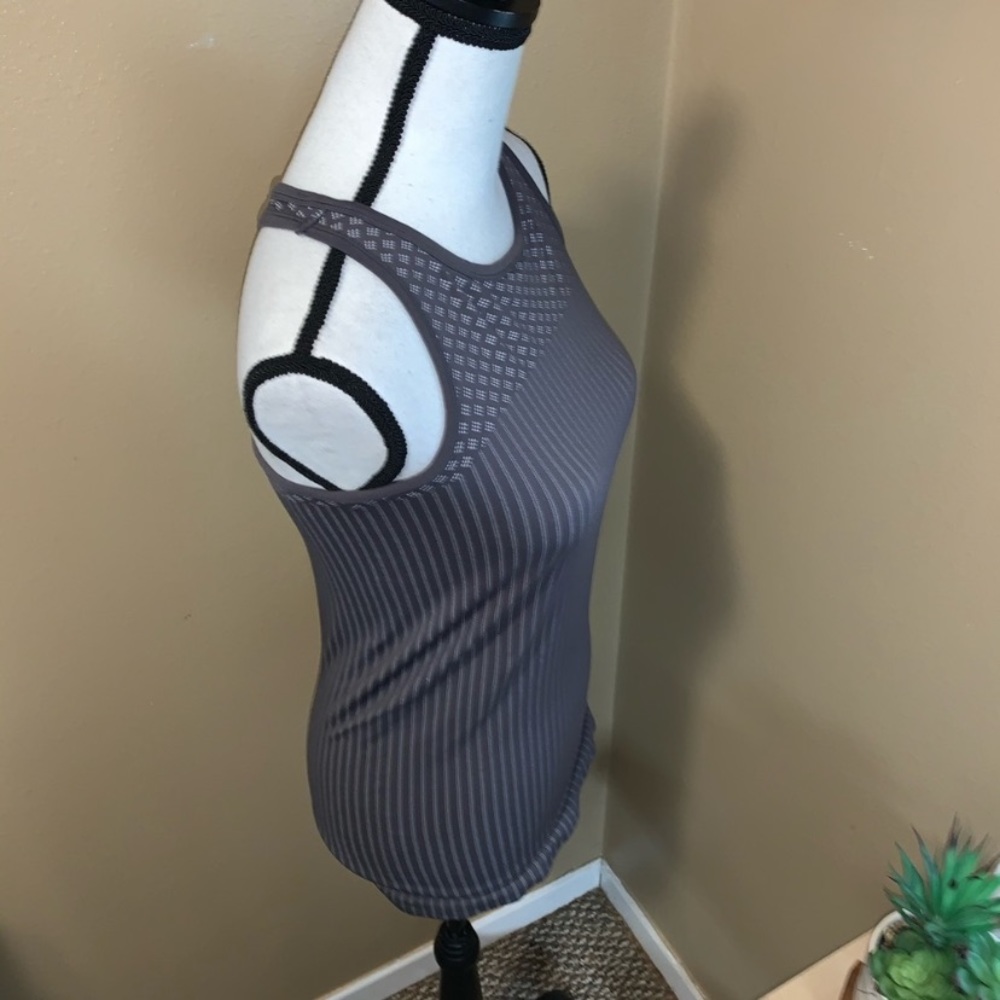 Athleta gray medium GUC racerback gym tank top - Picture 5 of 7